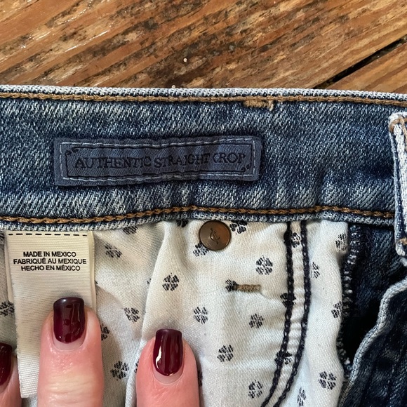 Lucky Straight Crop - Picture 2 of 3